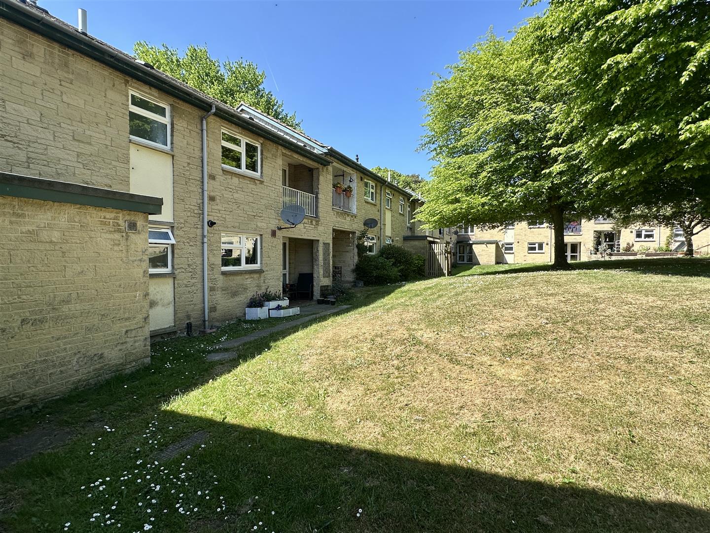The Crofts, Hathersage, Hope Valley, S32 1DG