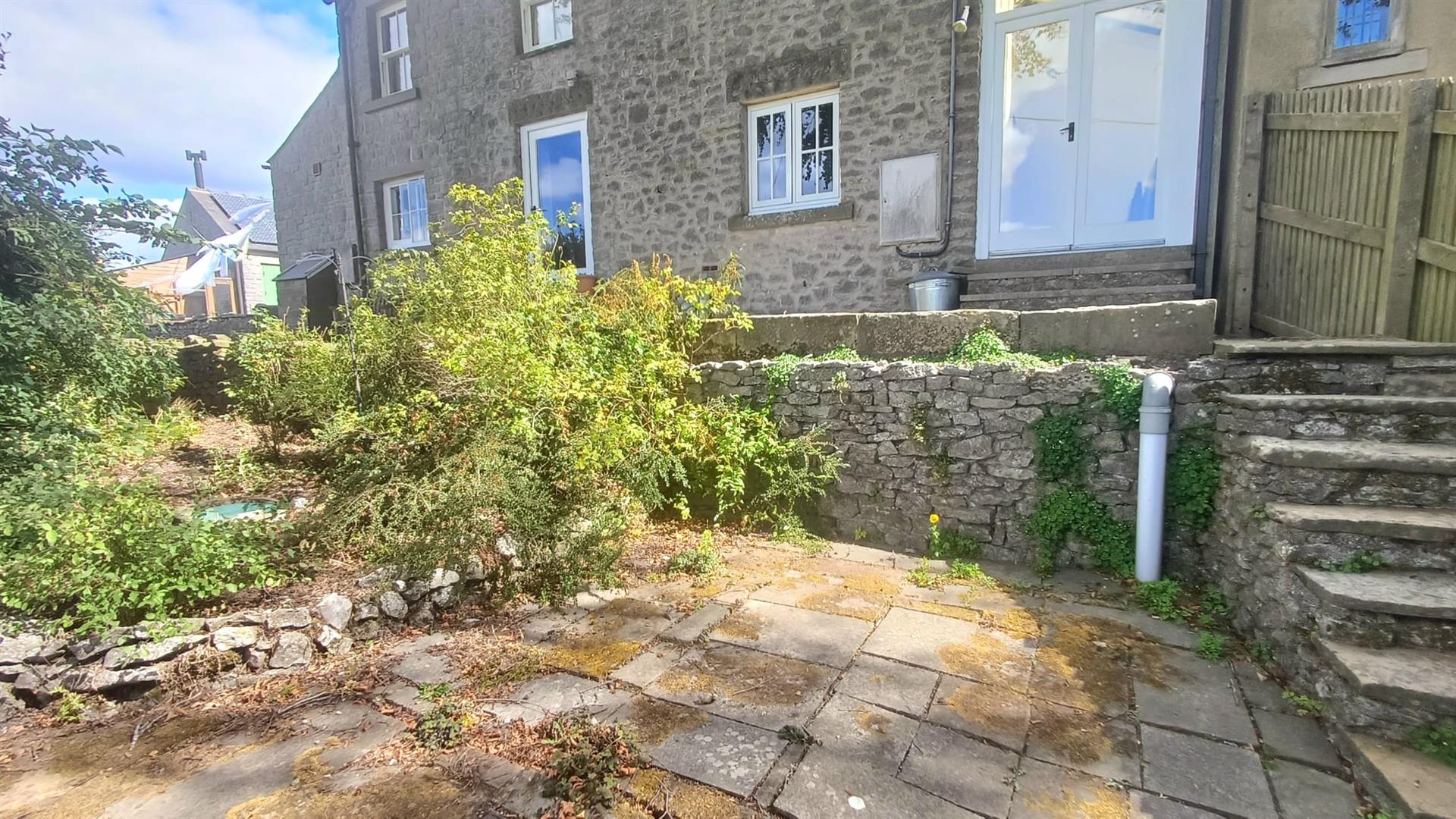 3 New Houses, Bottomhill Road, Cressbrook, Buxton, SK17 8ST