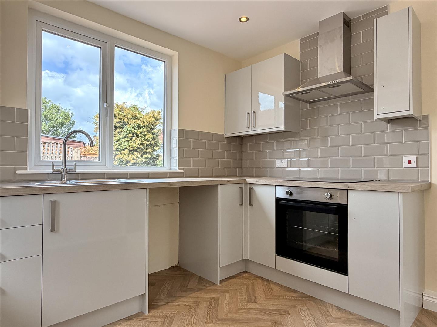 25, Vine Road, Tickhill, DN11 9EL