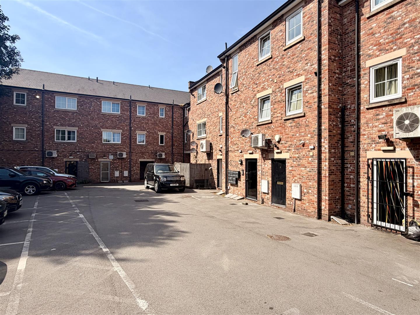 Hastings Court, Flat 8, 250 Bawtry Road, Wickersley, Rotherham, S66 1JY