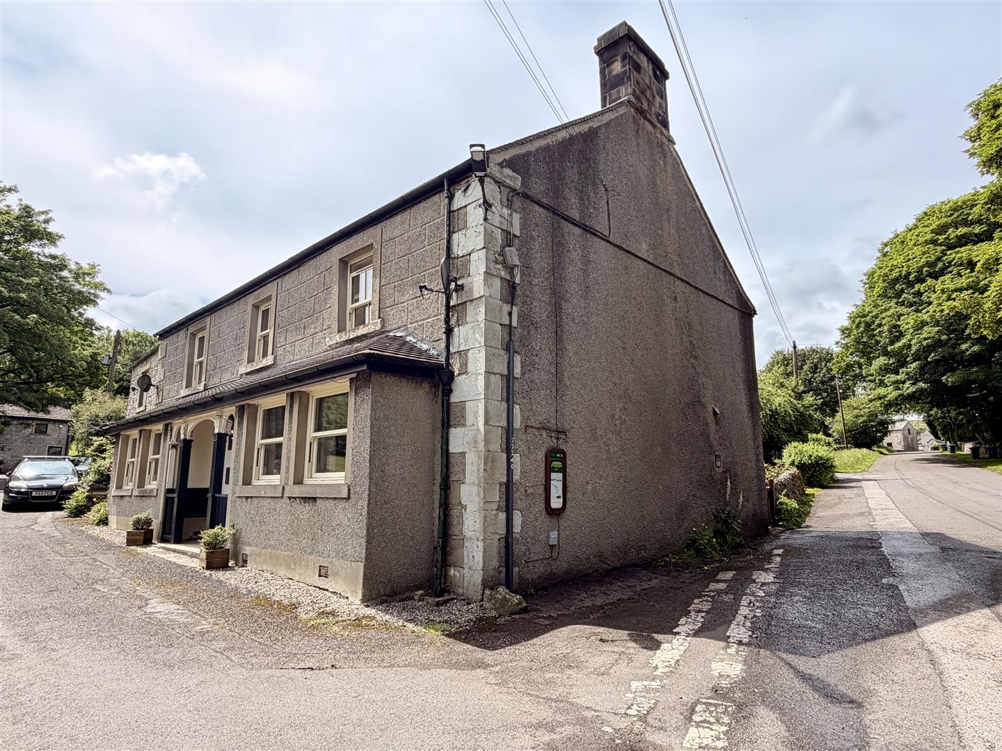 1, Dale View, Taddington, Buxton, SK17 9UG