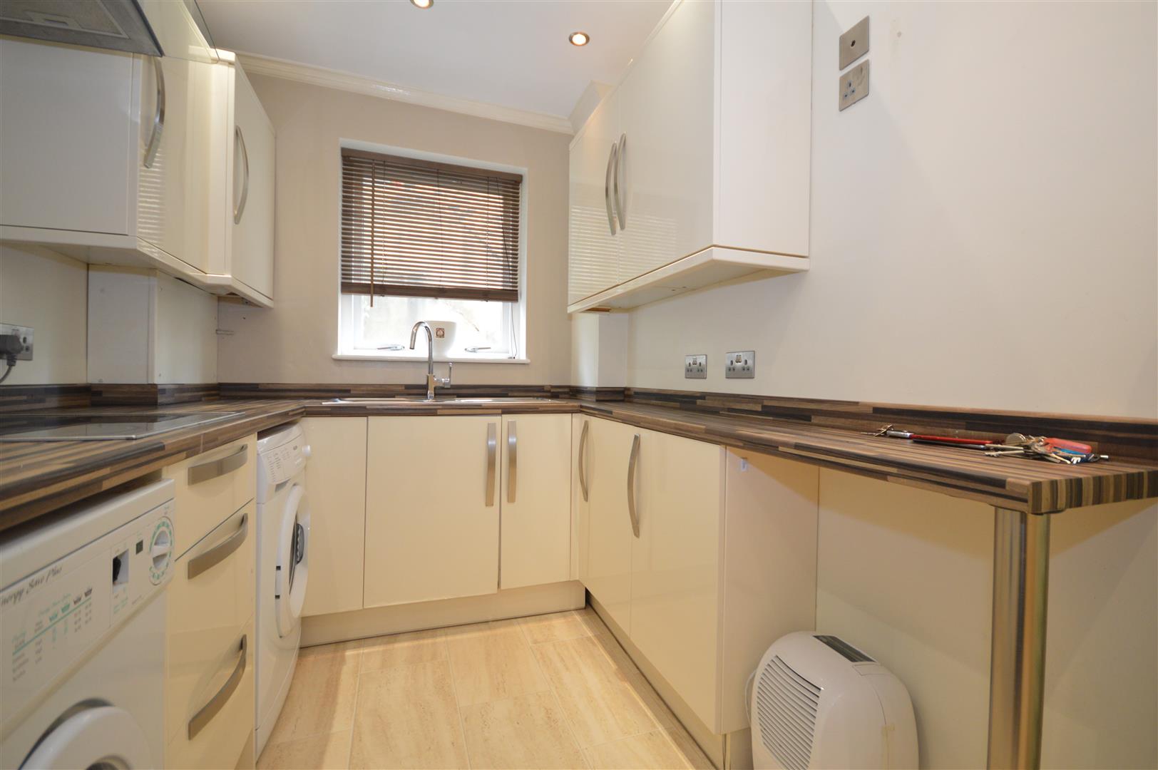 Flat 2, 8, Tapton House Road, Broomhill, Sheffield, S10 5BY
