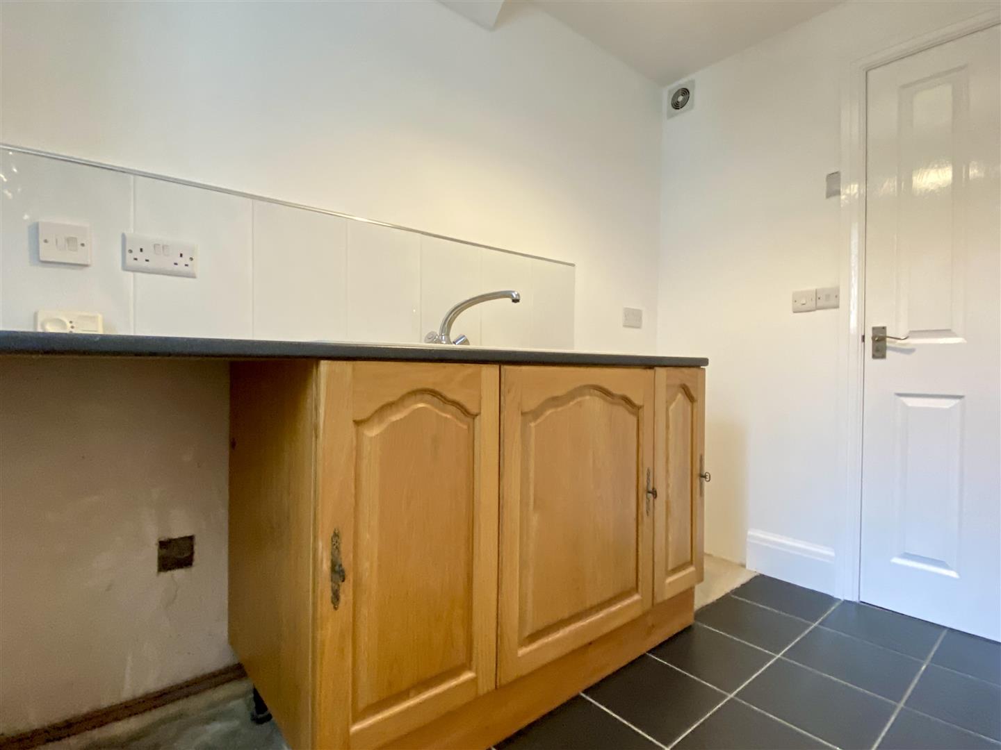 1, Burch Place, Eyam, Hope Valley, S32 5QE