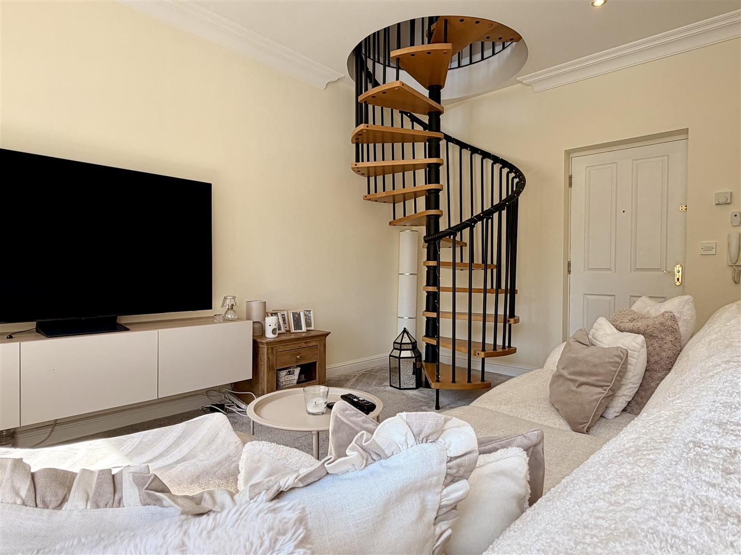 Hastings Court, Flat 8, 250 Bawtry Road, Wickersley, Rotherham, S66 1JY