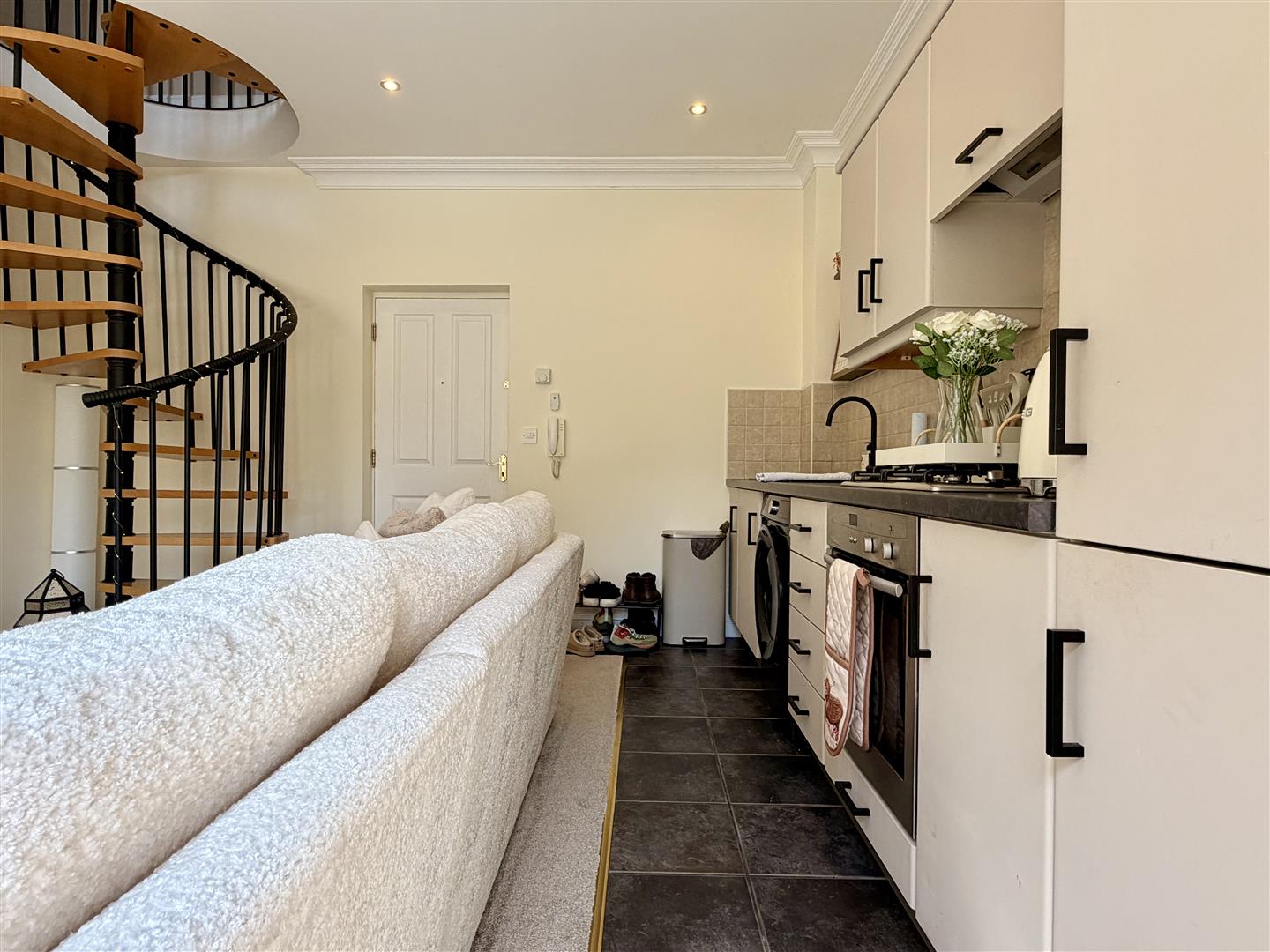 Hastings Court, Flat 8, 250 Bawtry Road, Wickersley, Rotherham, S66 1JY