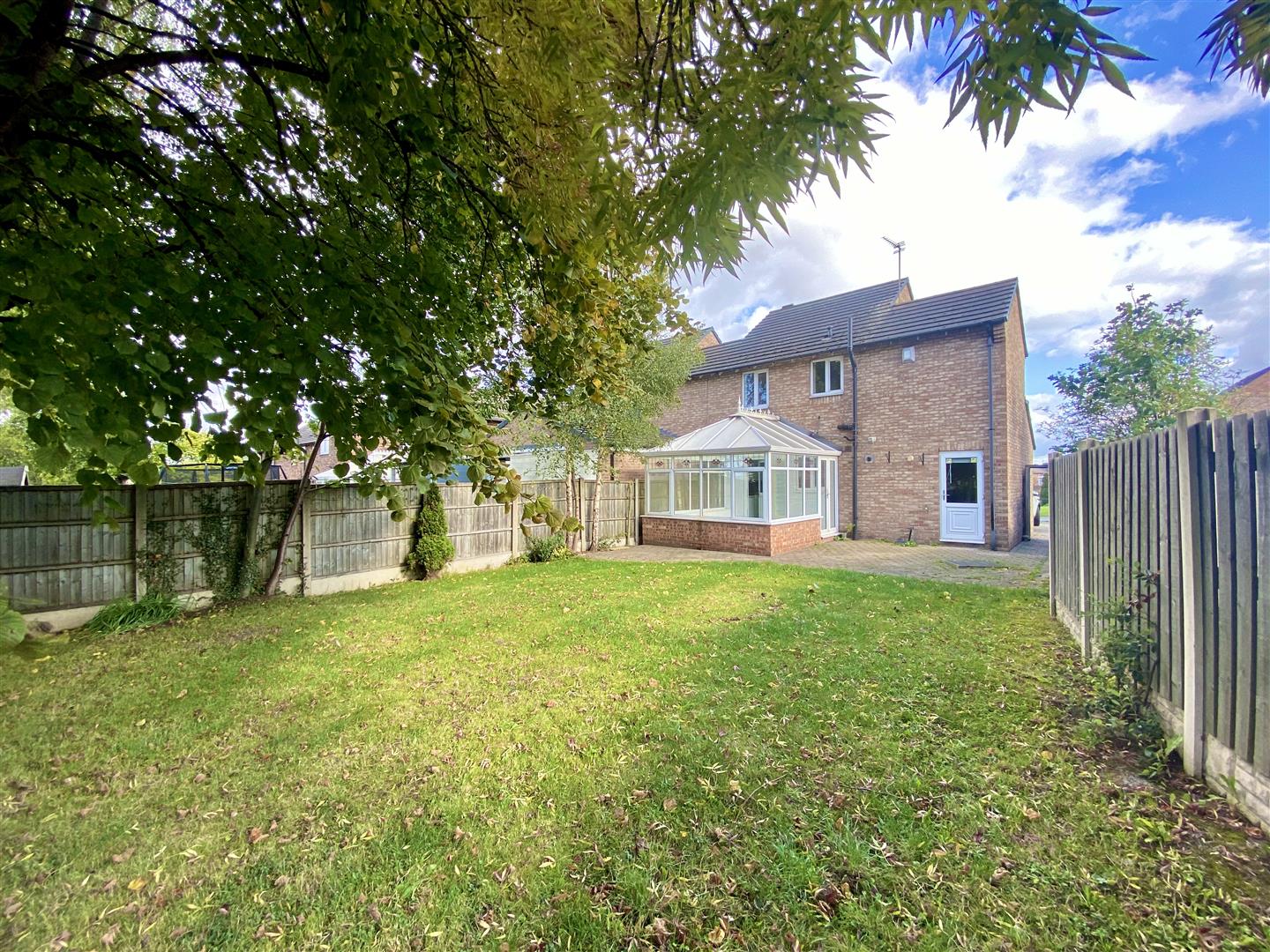 11, Trent Close, Edlington, Doncaster, DN12 1SG