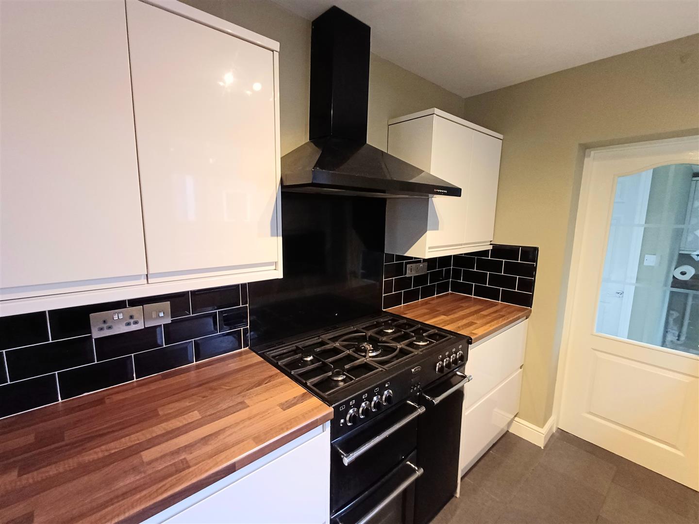 32, Eden Grove Road, Edenthorpe, Doncaster, DN3 2LL