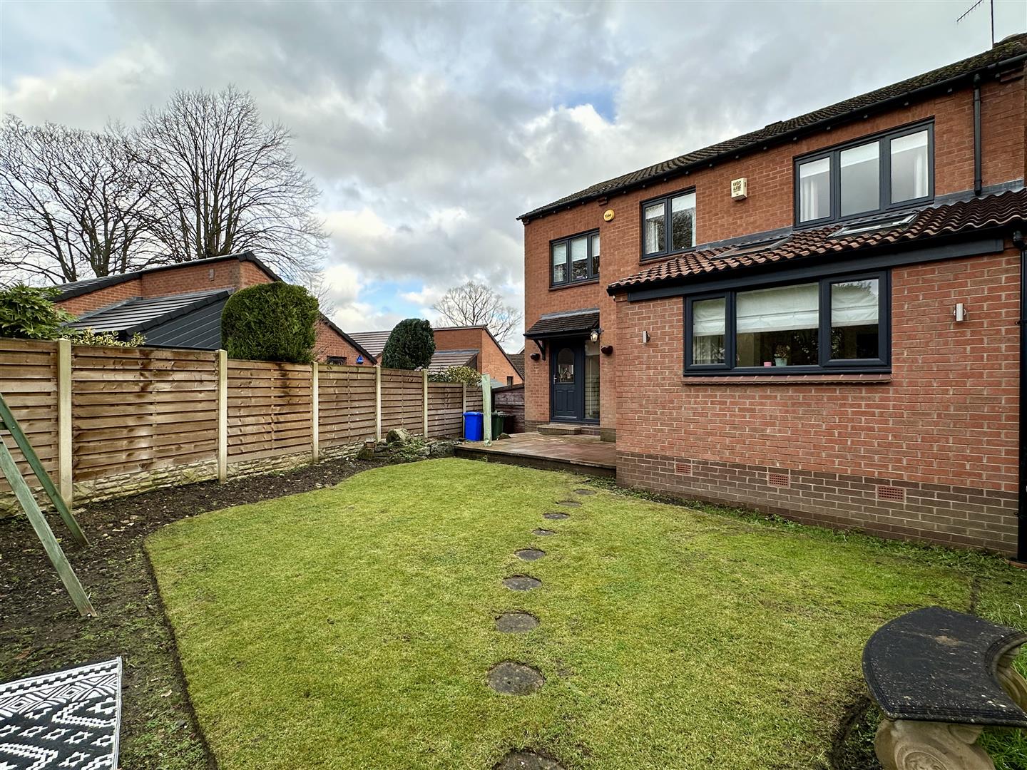 2, Akley Bank Close, Sheffield, S17 4DW