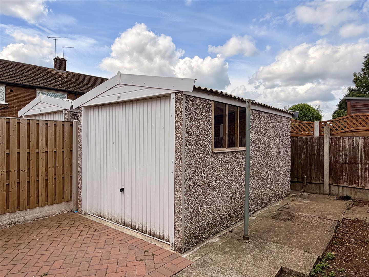 25, Vine Road, Tickhill, DN11 9EL