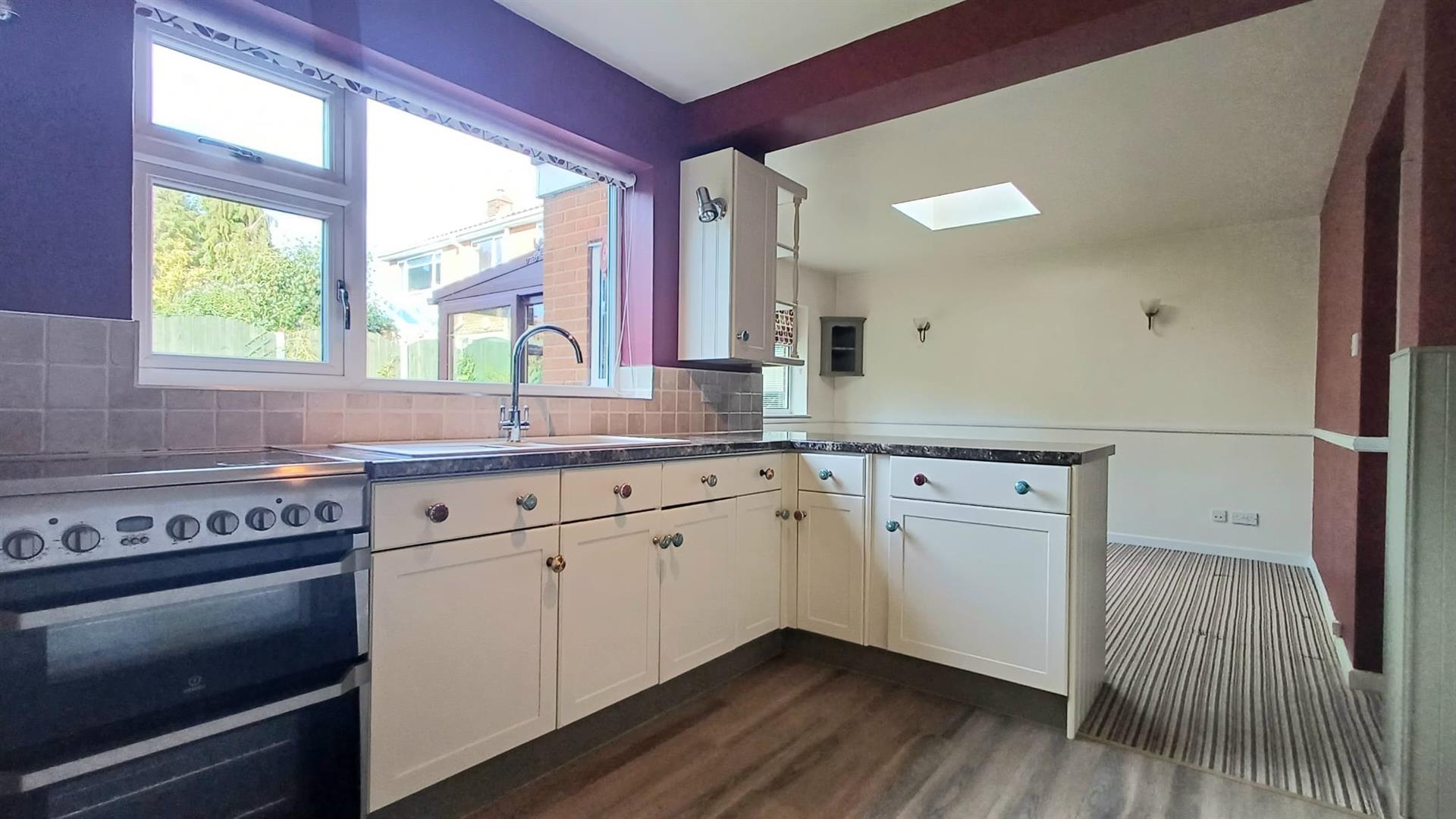 16, Lancaster Crescent, Tickhill, Doncaster, DN11 9PX