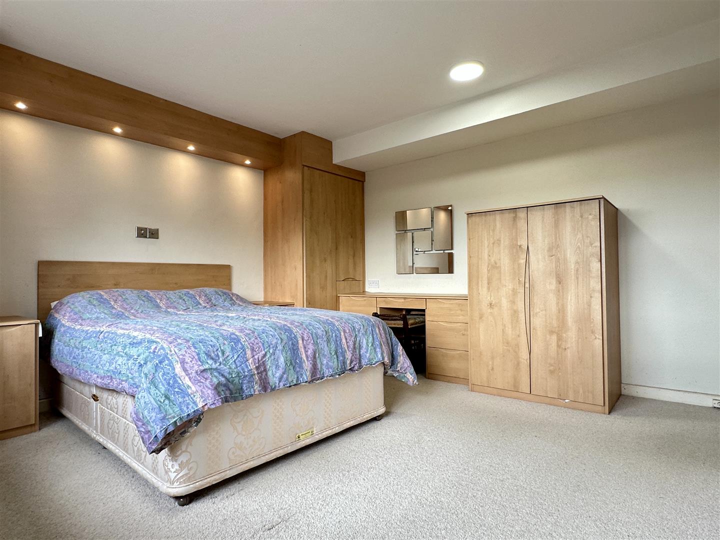 White Leaf, Higger Lane, Hathersage, Hope Valley, S32 1AW
