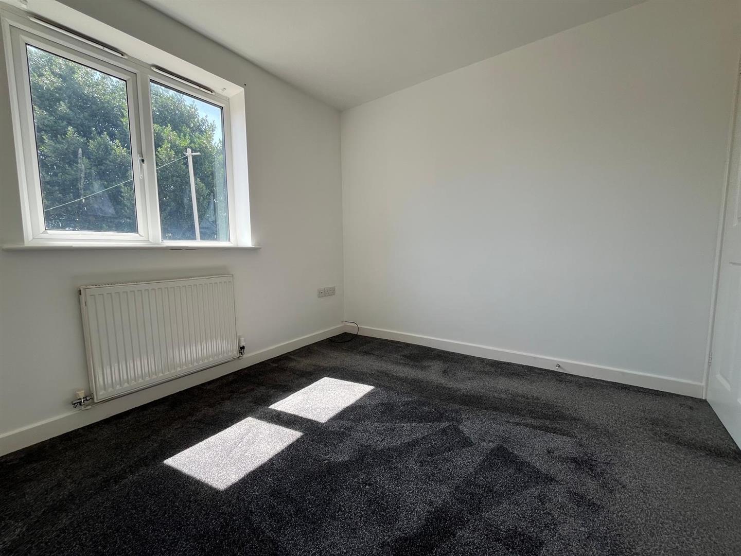 5a, Poplar Road, Dunscroft, DN7 4AW