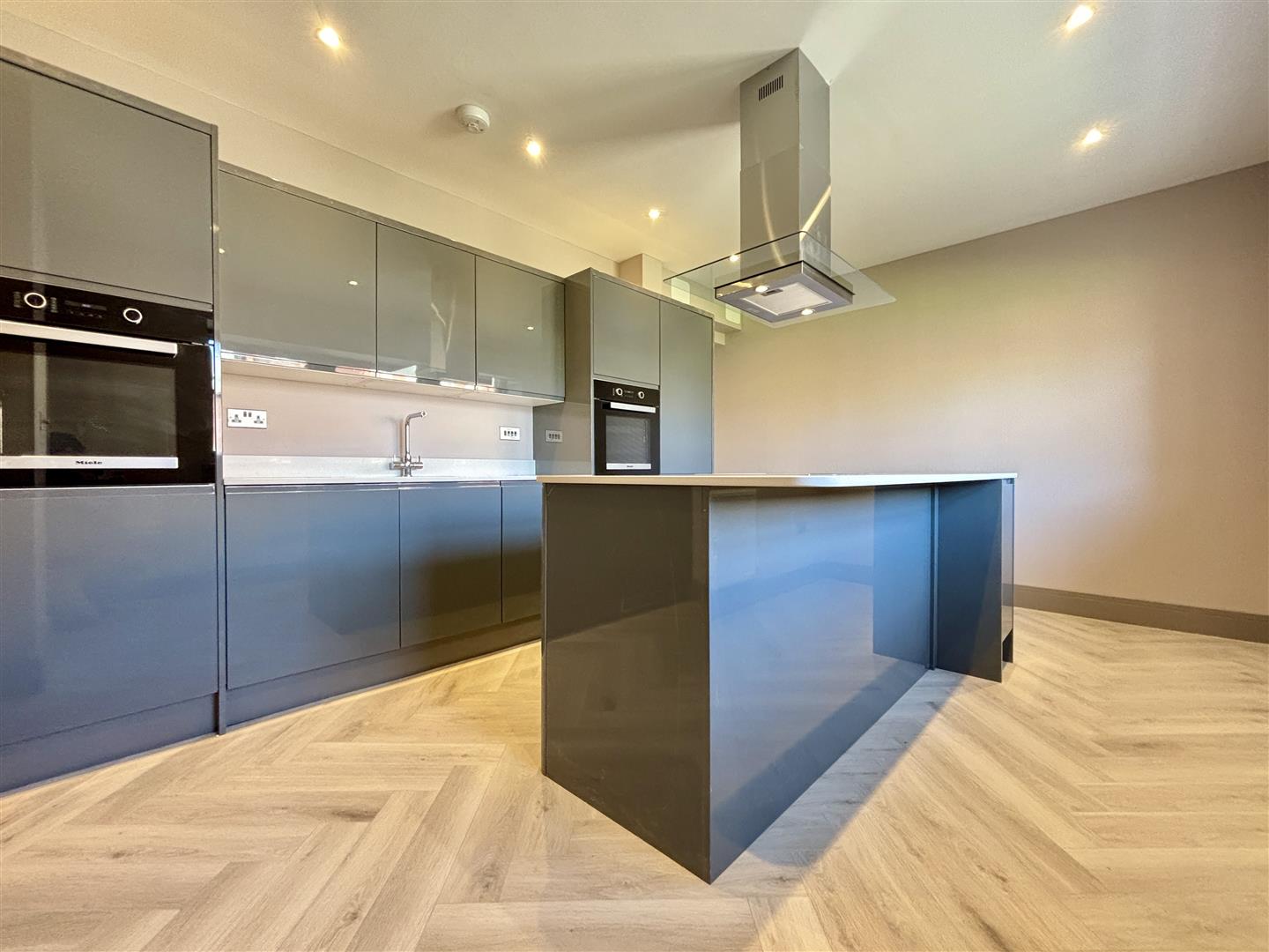 Apartment 3, Sitwell House, Coach House Lane, Moorgate, Rotherham, S60 3FP