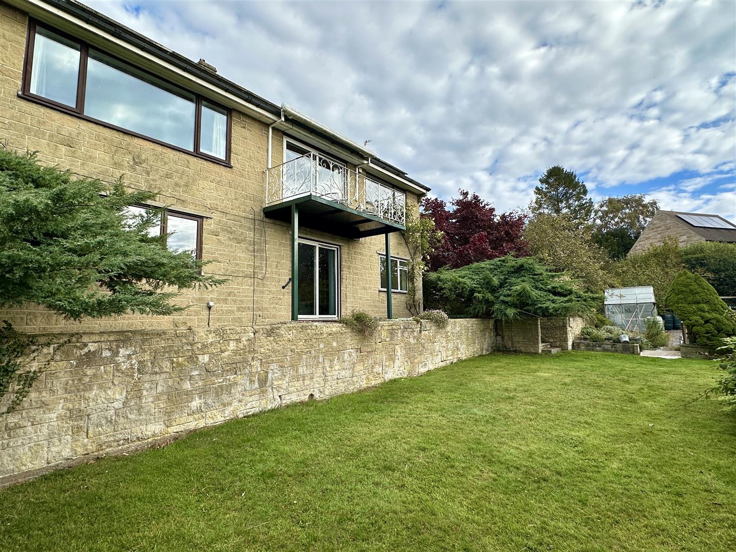 White Leaf, Higger Lane, Hathersage, Hope Valley, S32 1AW