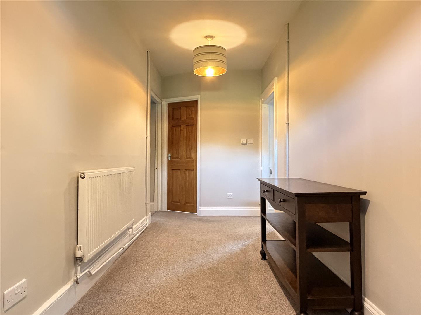 1, Dale View, Taddington, Buxton, SK17 9UG