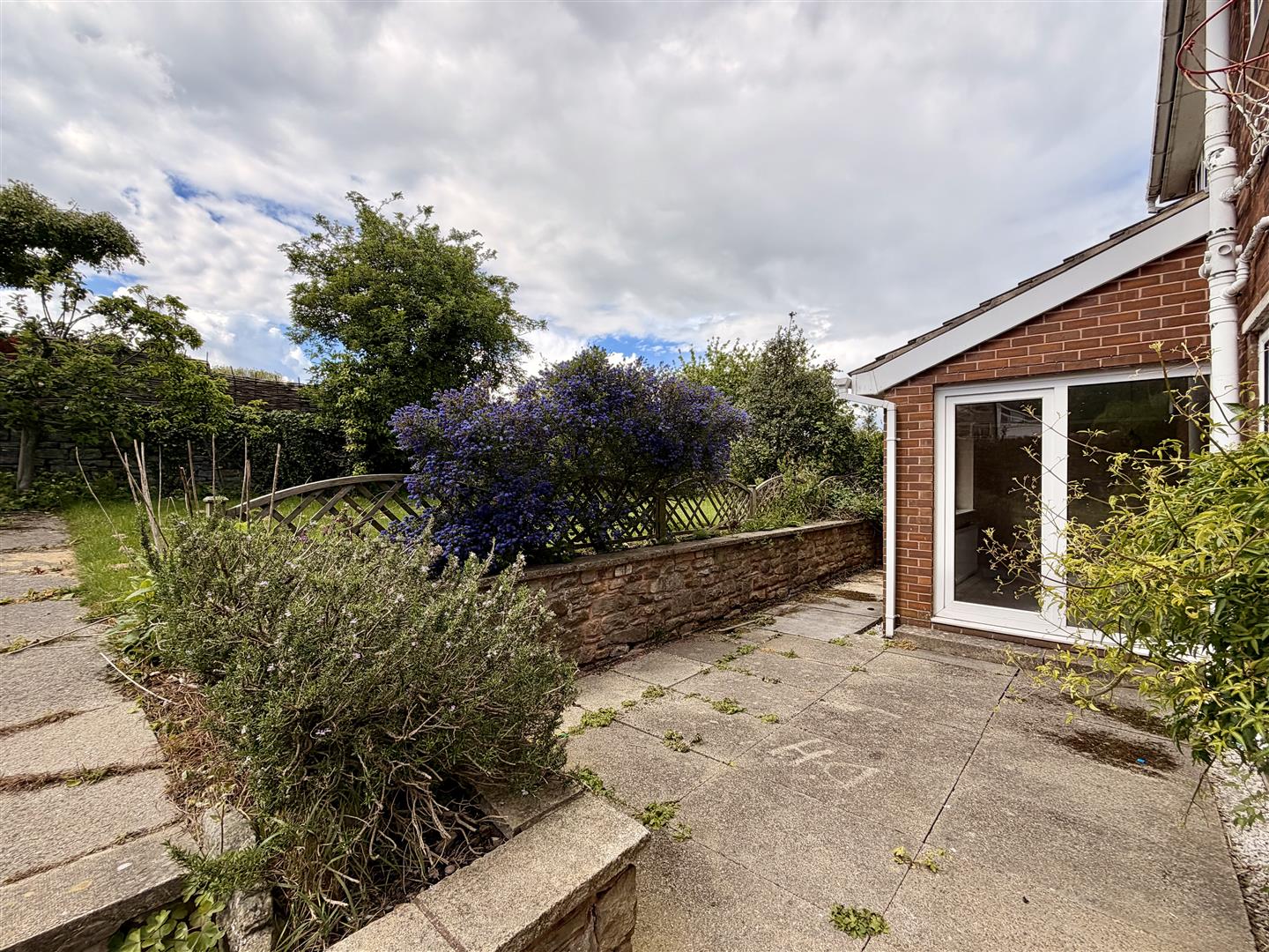 1, Cliffe Farm Drive, Sheffield, S11 7JW