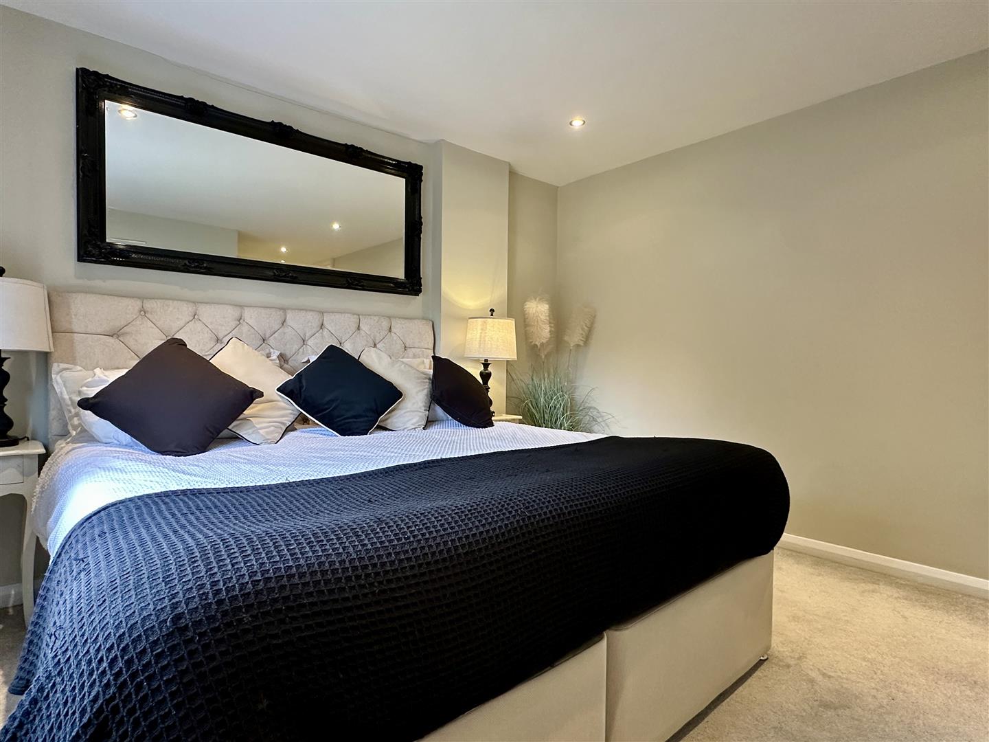2, Akley Bank Close, Sheffield, S17 4DW