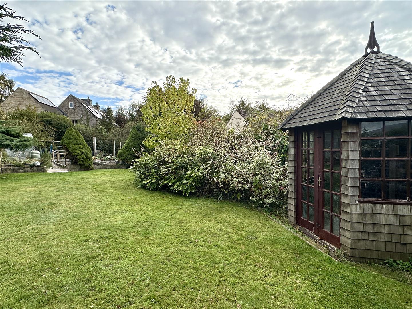 White Leaf, Higger Lane, Hathersage, Hope Valley, S32 1AW
