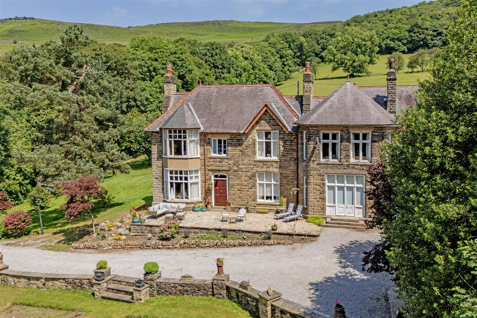 Knoll House, Joan Lane, Bamford, Hope Valley, S33 0AW