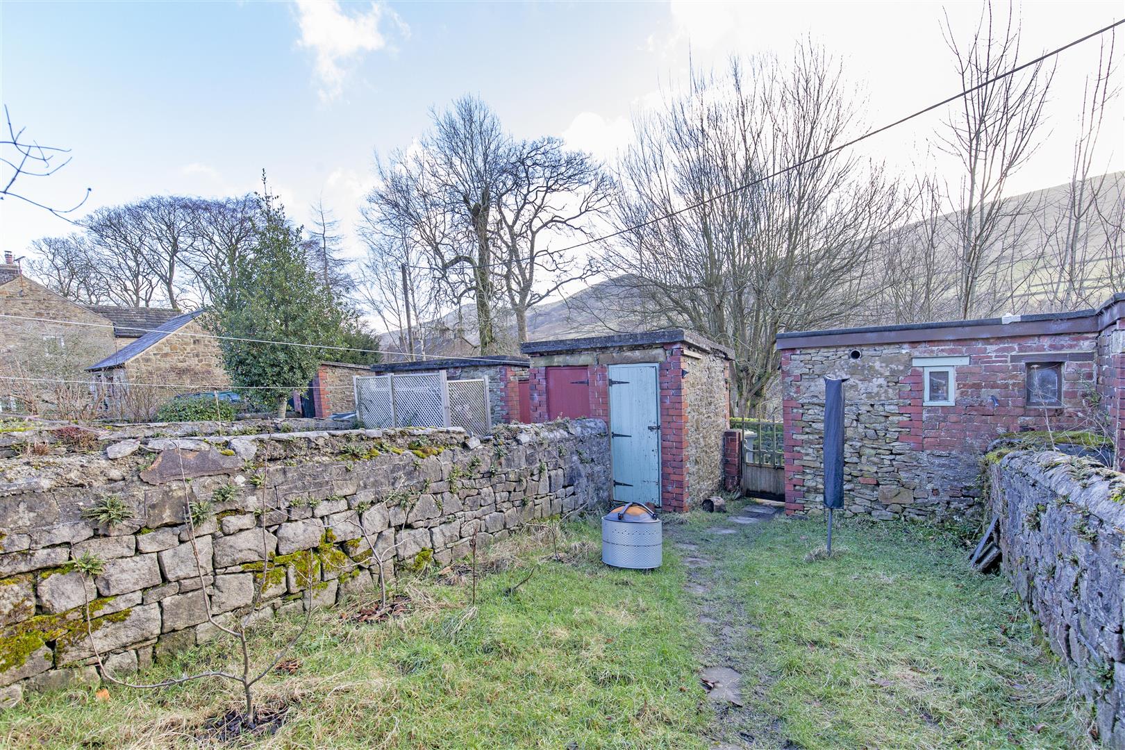 8 Mill Cottages, Hope Road, Edale, Hope Valley, S33 7ZF