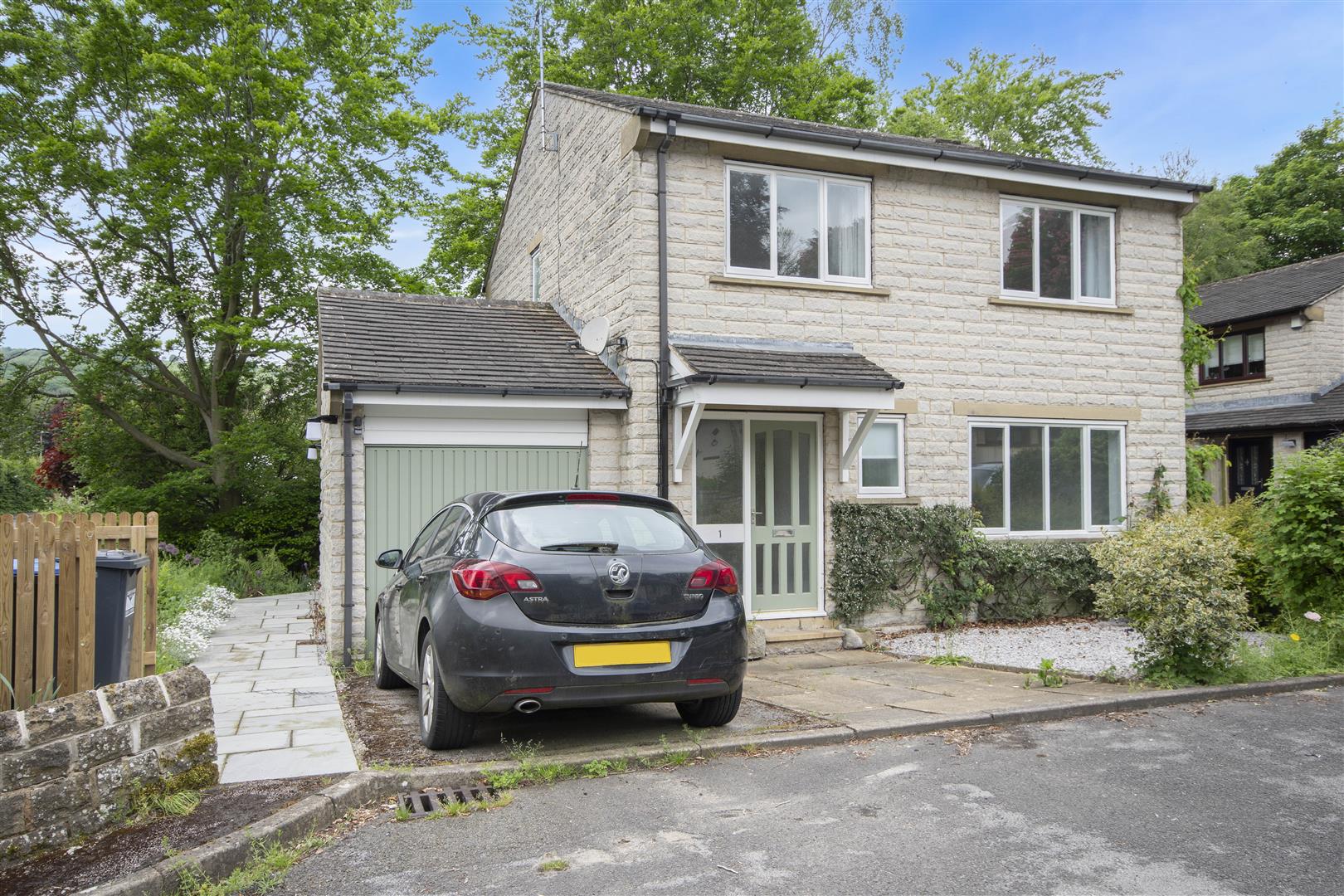 1, Cornmill Close, Calver, Hope Valley, S32 3XZ