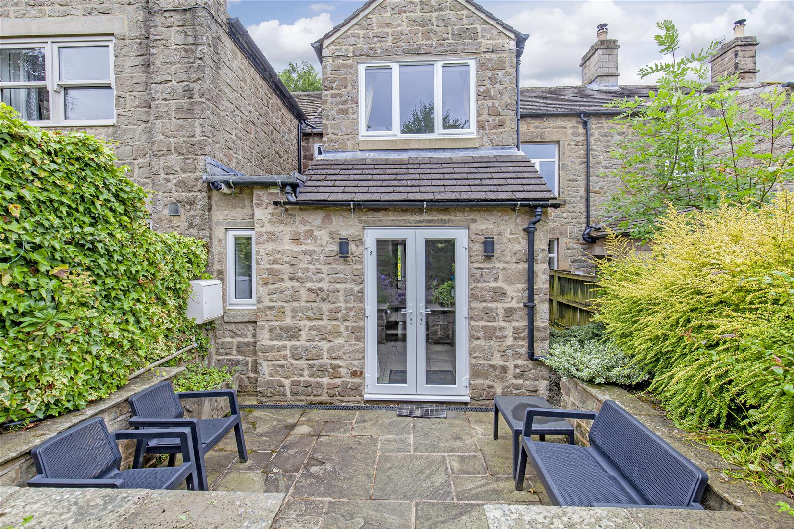 5, Edgemount View, Curbar, Calver, S32 3YX