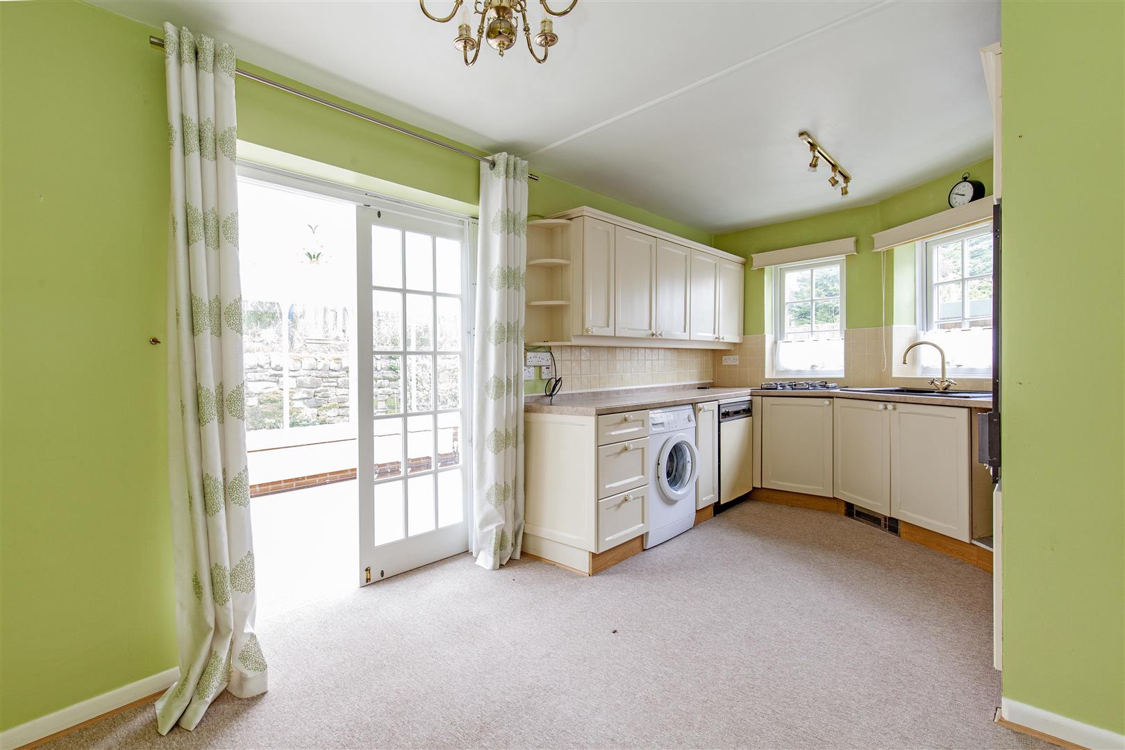 58, New Road, Holymoorside, Chesterfield, S42 7EN