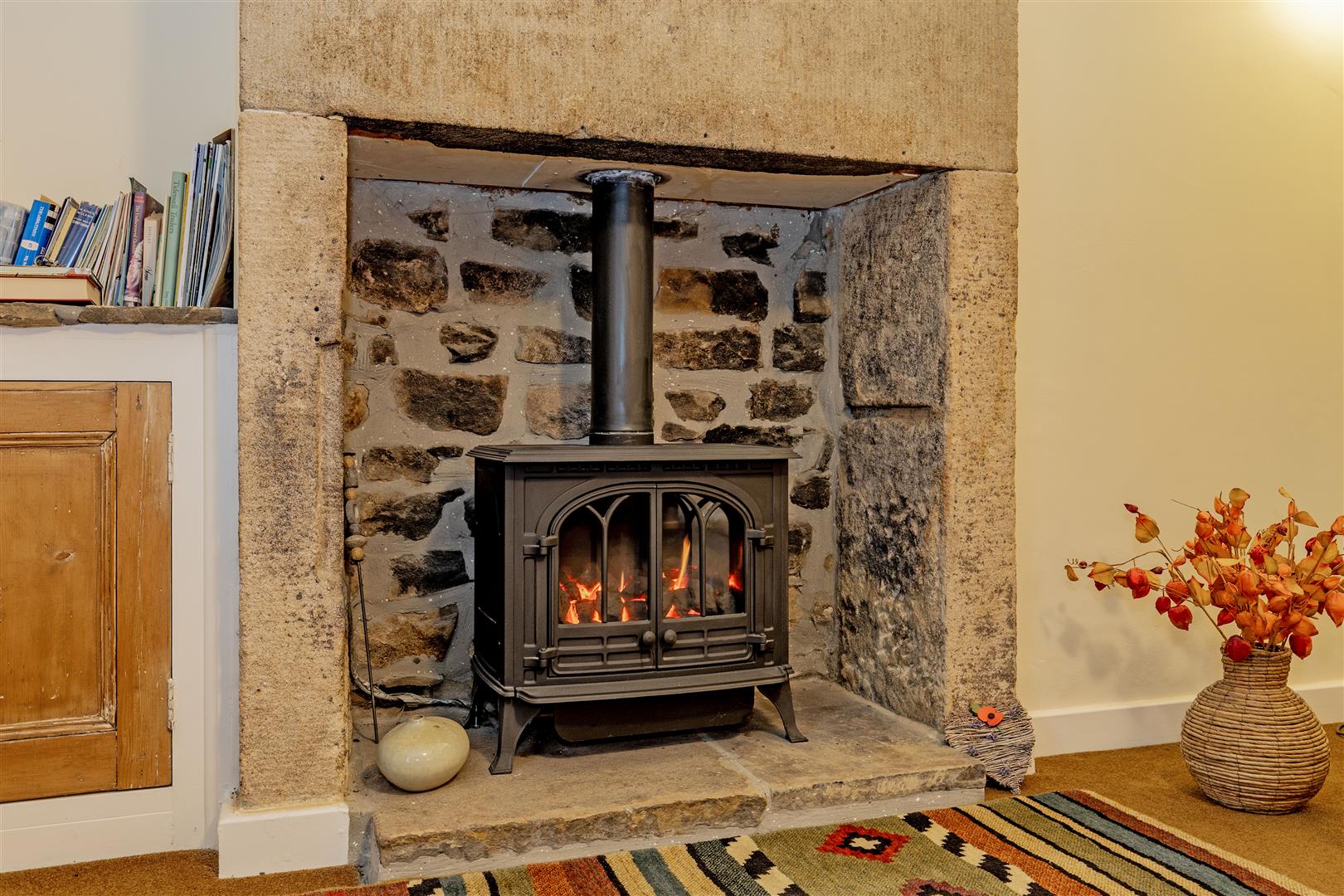 2 Millstone Cottages, The Dale, Hathersage, Hope Valley, S32 1AQ