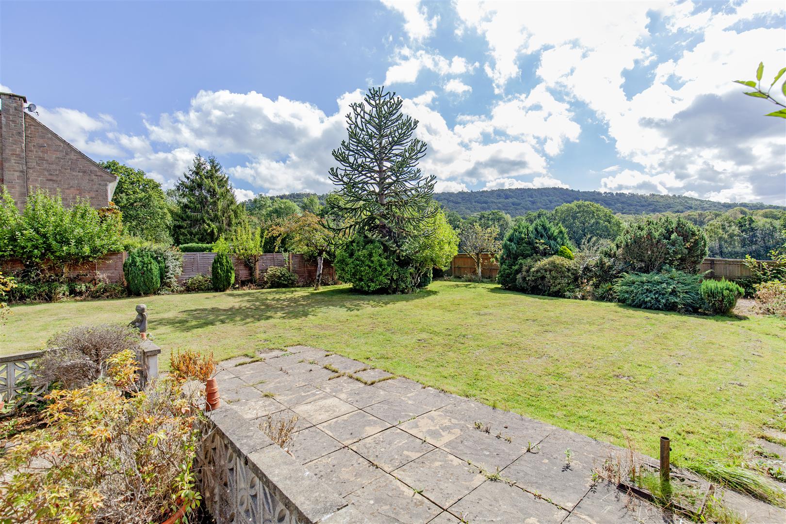 Strebor House, 4 St. Helens Croft, Grindleford, Hope Valley, S32 2JG