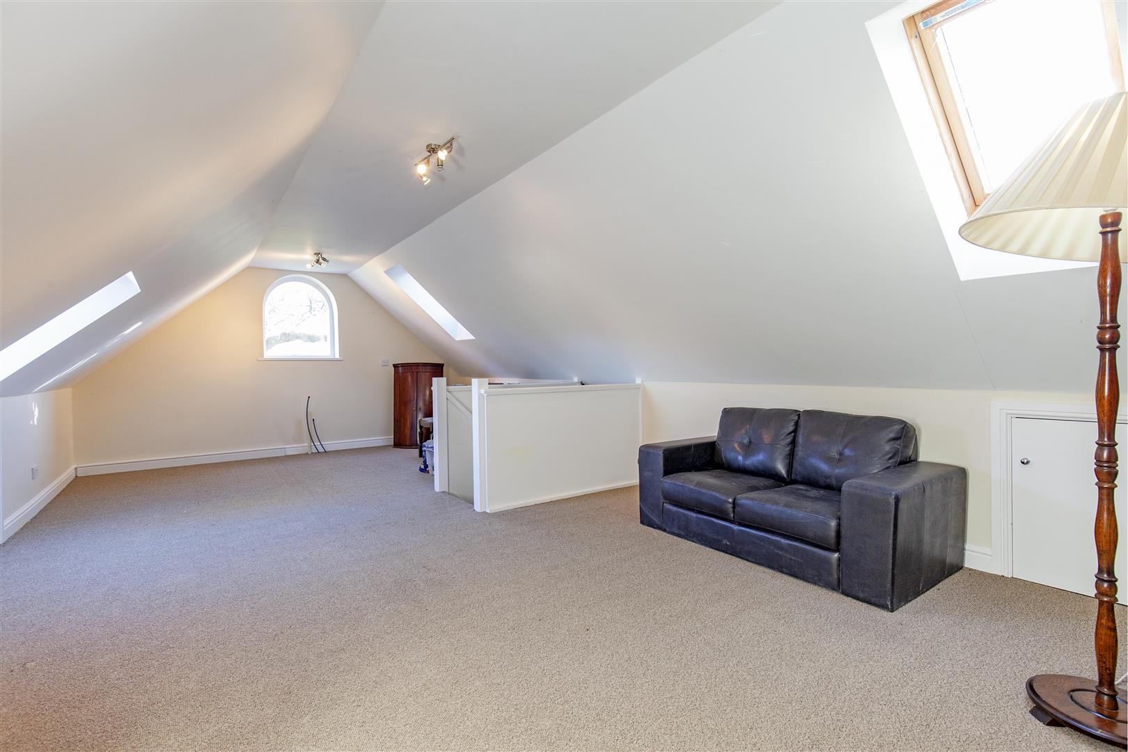 Heywood House, Main Road, Grindleford, Hope Valley, S32 2JN