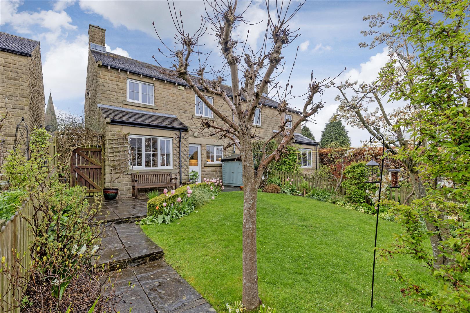 6, St. Johns Close, Bamford, Hope Valley, S33 0BD