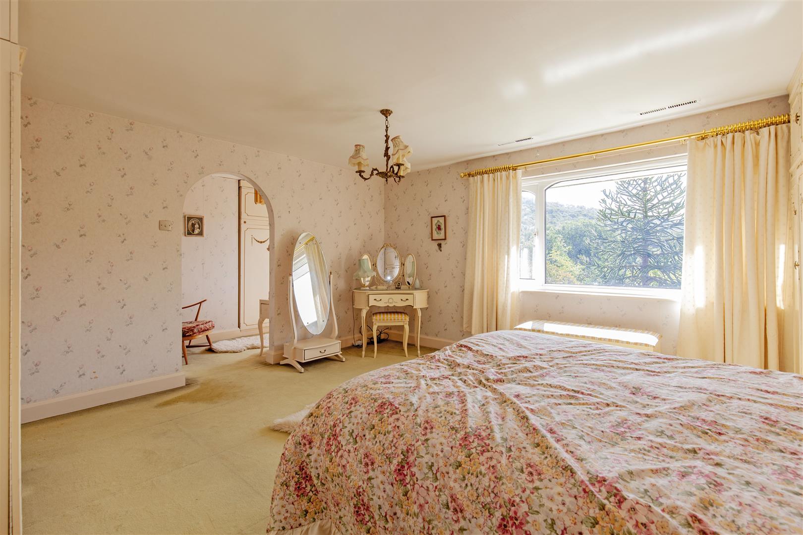 Strebor House, 4 St. Helens Croft, Grindleford, Hope Valley, S32 2JG