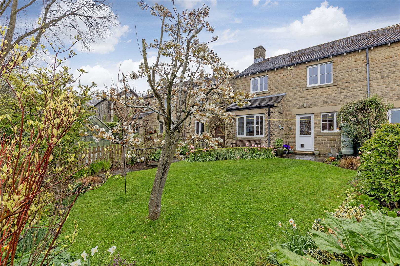 6, St. Johns Close, Bamford, Hope Valley, S33 0BD