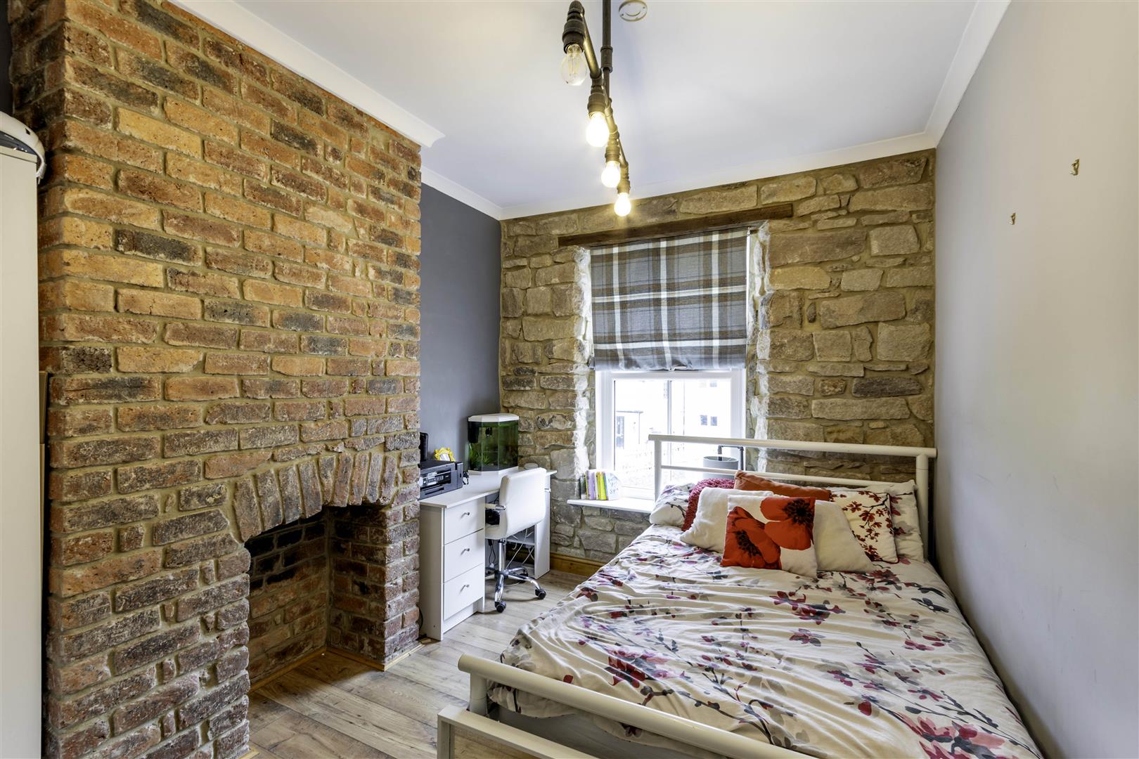 1a Bank House Row, Station Road, Hathersage, Hope Valley, S32 1DD