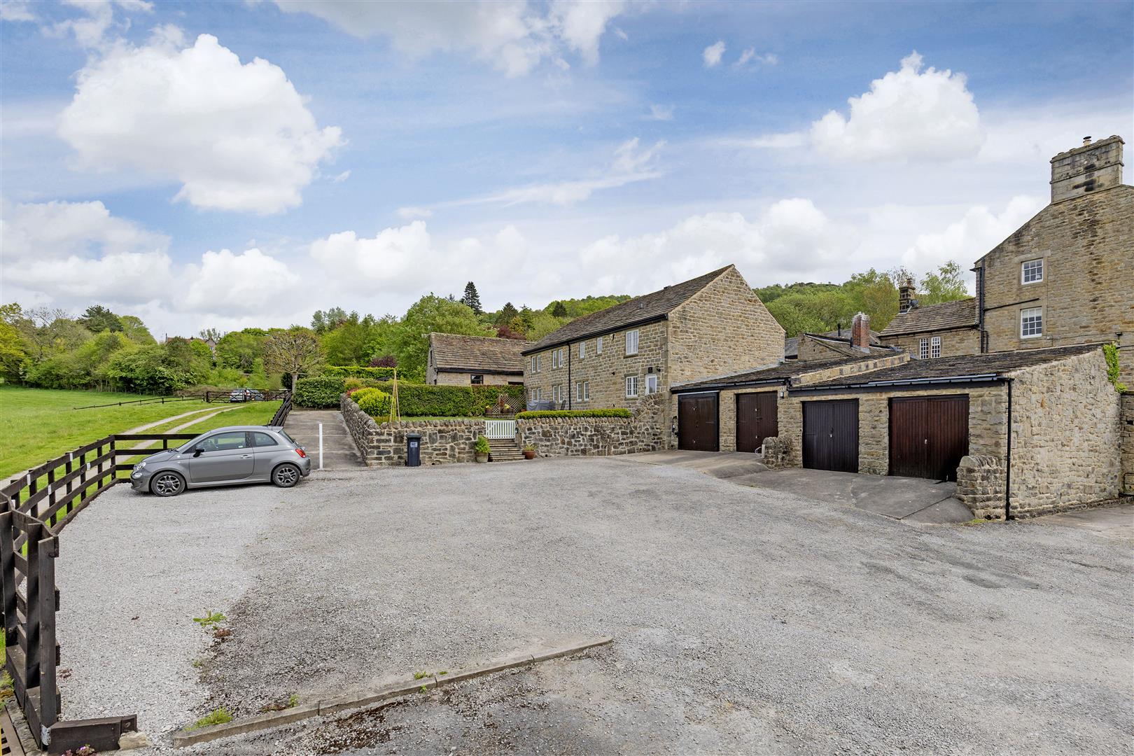 Knowle Cottage, Padley Mews, Main Road, Grindleford, Hope Valley, S32 2HE