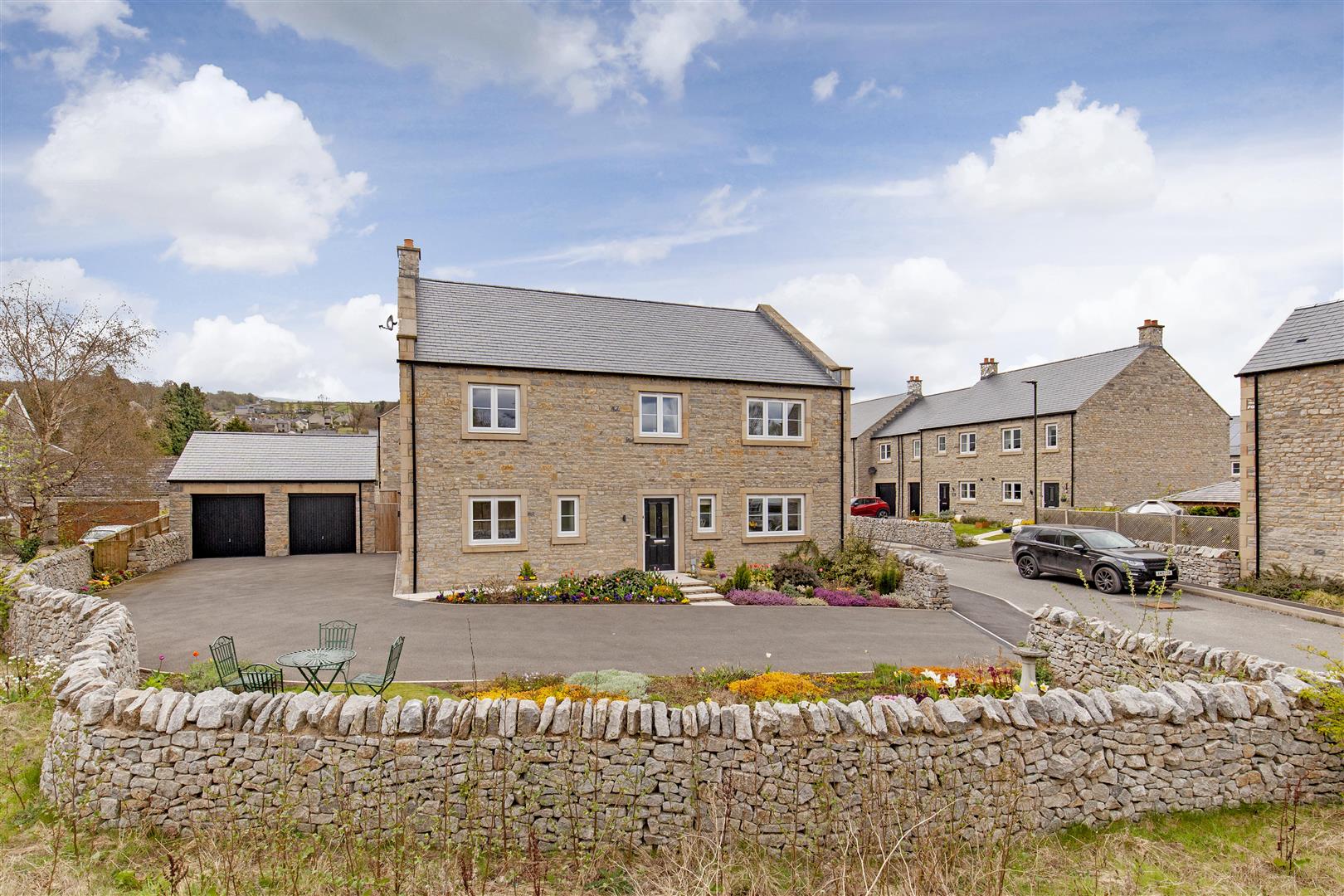 17, Swift Close, Bradwell, Hope Valley, S33 9AE