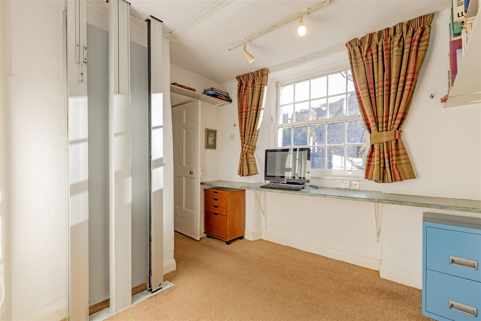 1 Millers Bank, School Lane, Hathersage, S32 1BZ