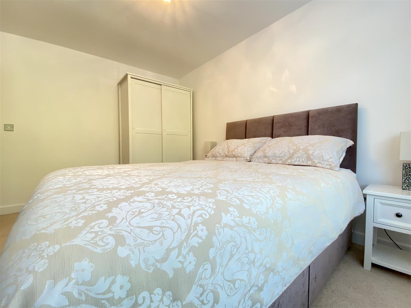 Ty Bryn, West Lees Road, Bamford, Hope Valley, S33 0BT
