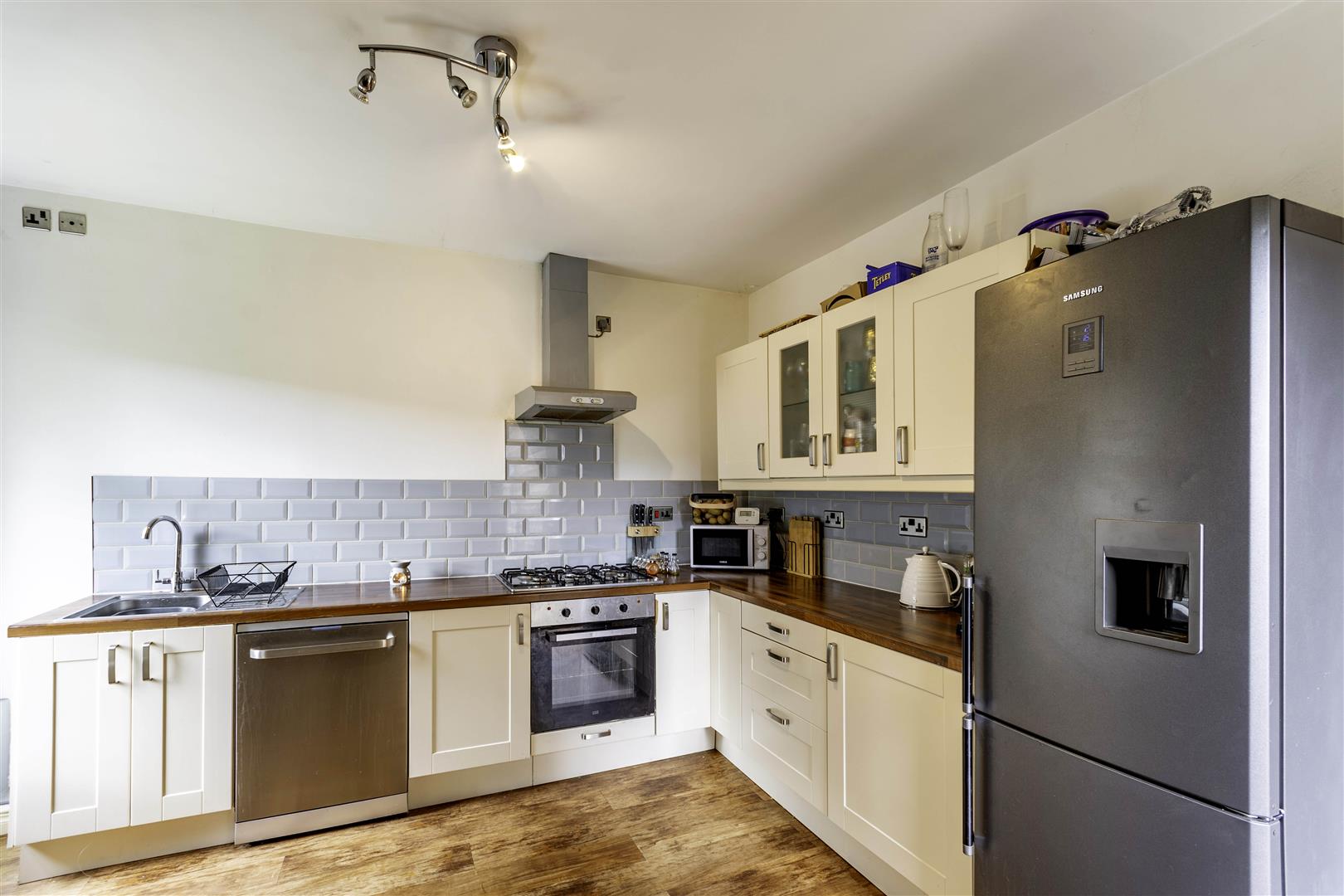 1a Bank House Row, Station Road, Hathersage, Hope Valley, S32 1DD