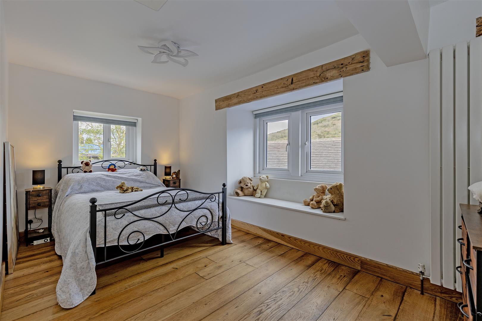 High Peak House, Towngate, Bradwell, Hope Valley, S33 9JX