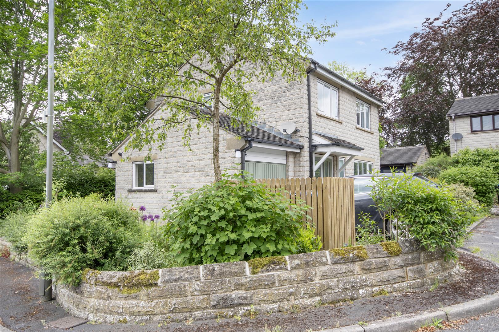 1, Cornmill Close, Calver, Hope Valley, S32 3XZ