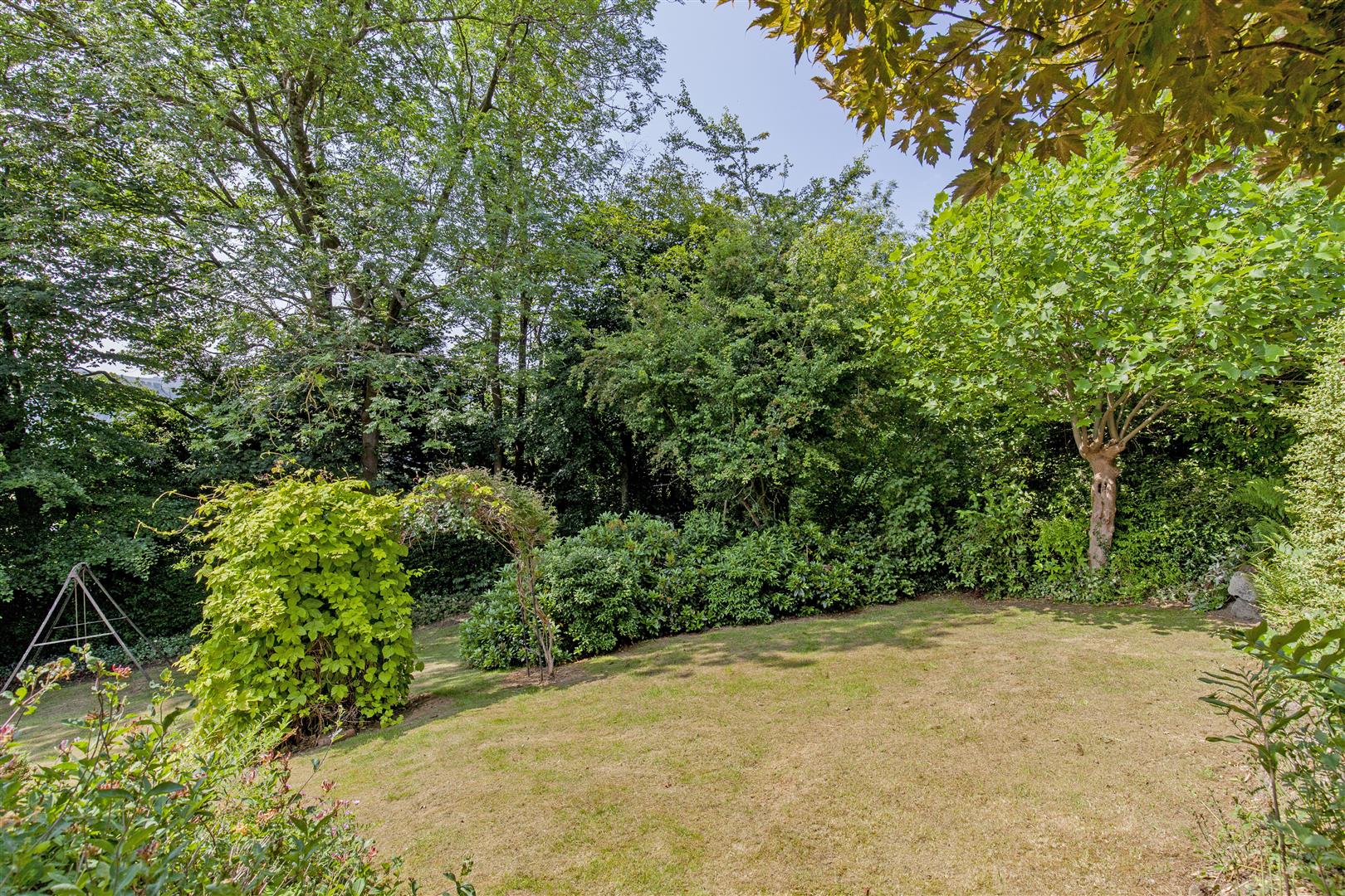 Pax, 5 Derwent Lane, Hathersage, Hope Valley, S32 1AS