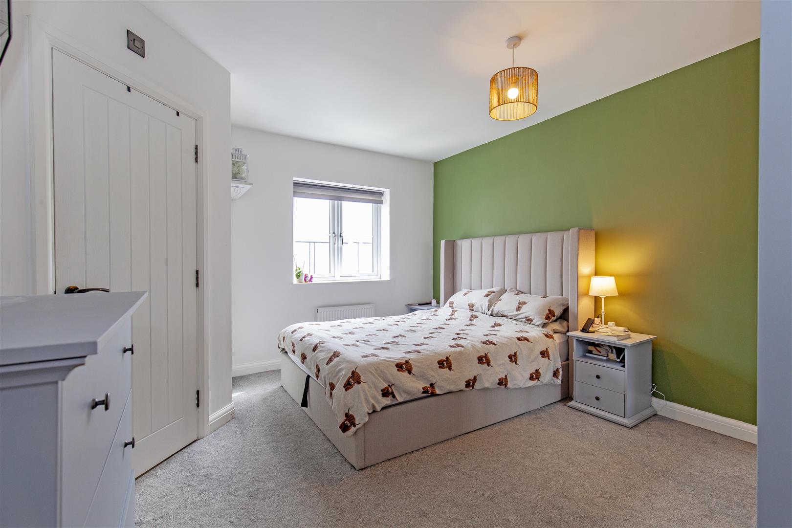 28, Swift Close, Bradwell, Hope valley, S33 9AE