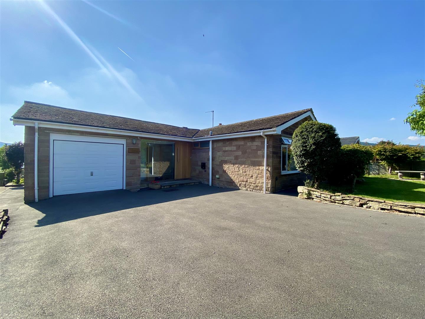 Ty Bryn, West Lees Road, Bamford, Hope Valley, S33 0BT