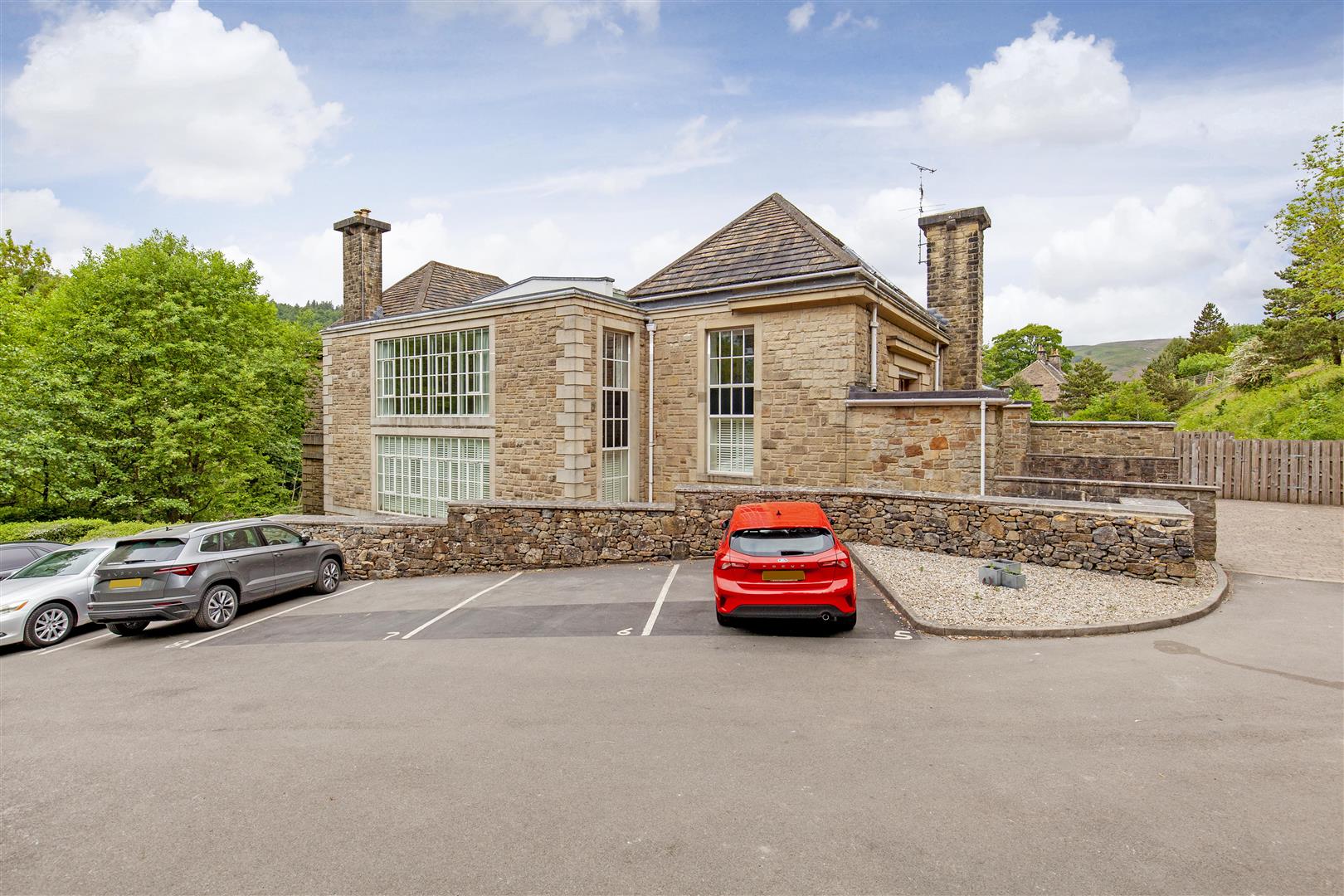 6 Ladybower Lodge, Ashopton Road, Bamford, S33 0BY