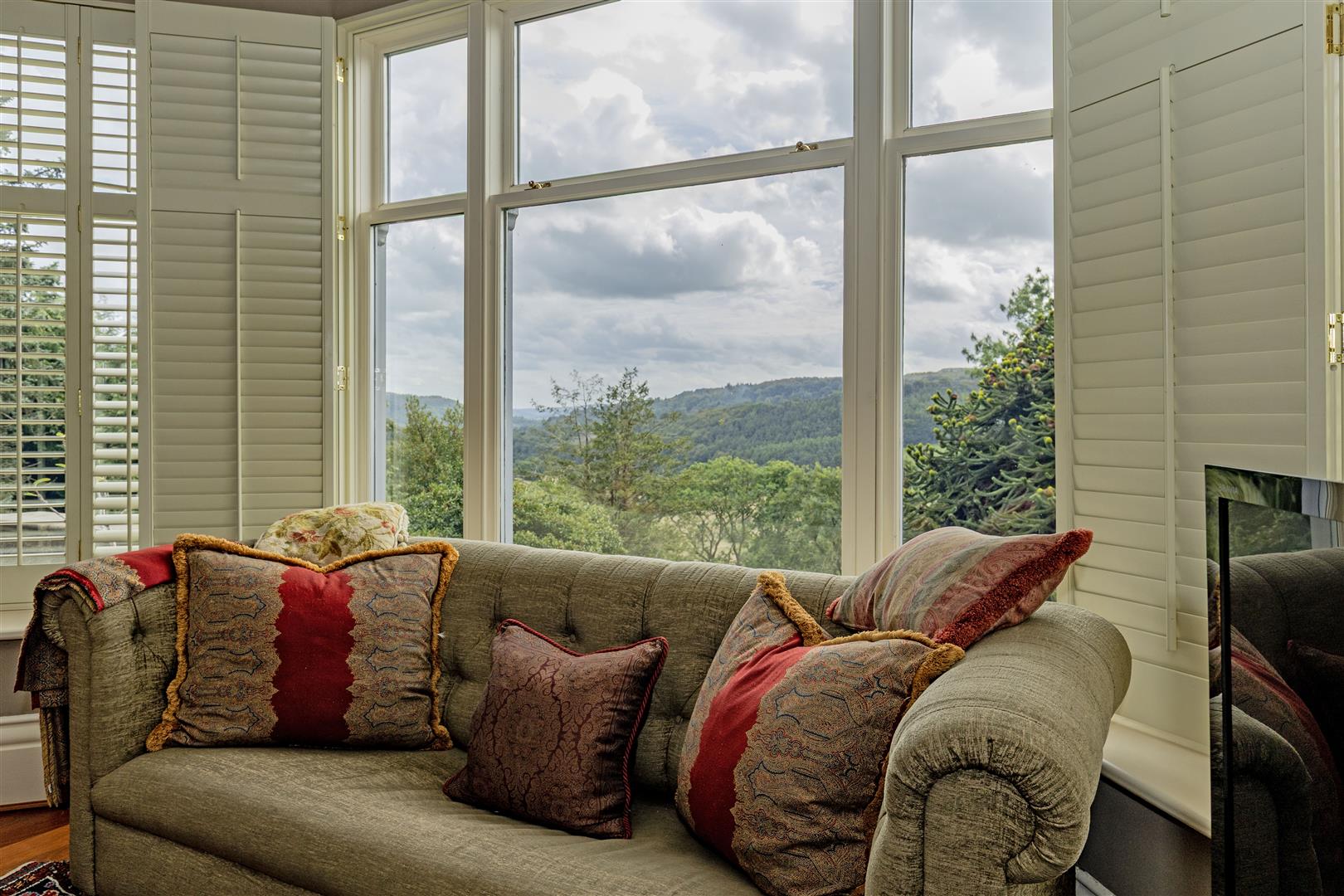 Cotefield, Sheffield Road, Hathersage, Hope Valley, S32 1DA