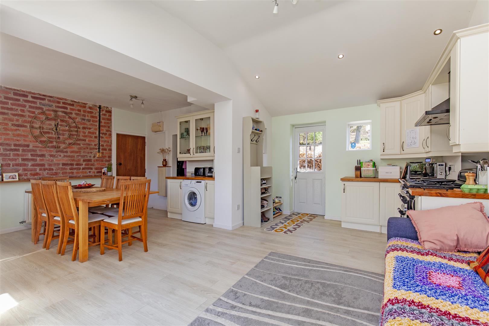 3, Bemrose Gate, Bamford, Hope Valley, S33 0AE