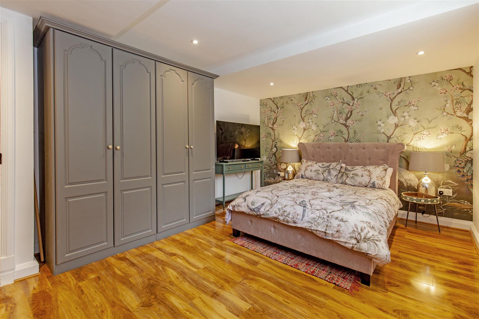 6 Ladybower Lodge, Ashopton Road, Bamford, S33 0BY