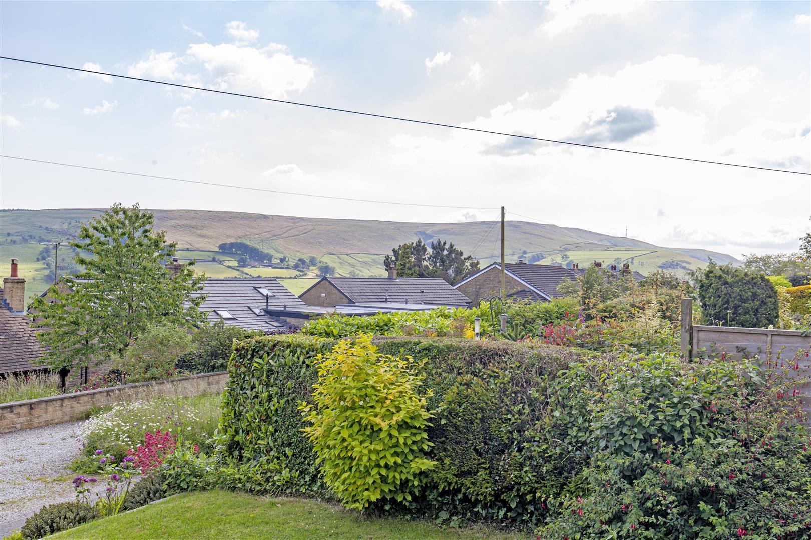 Newlands, Hill Lane, Hathersage, Hope Valley, S32 1AY