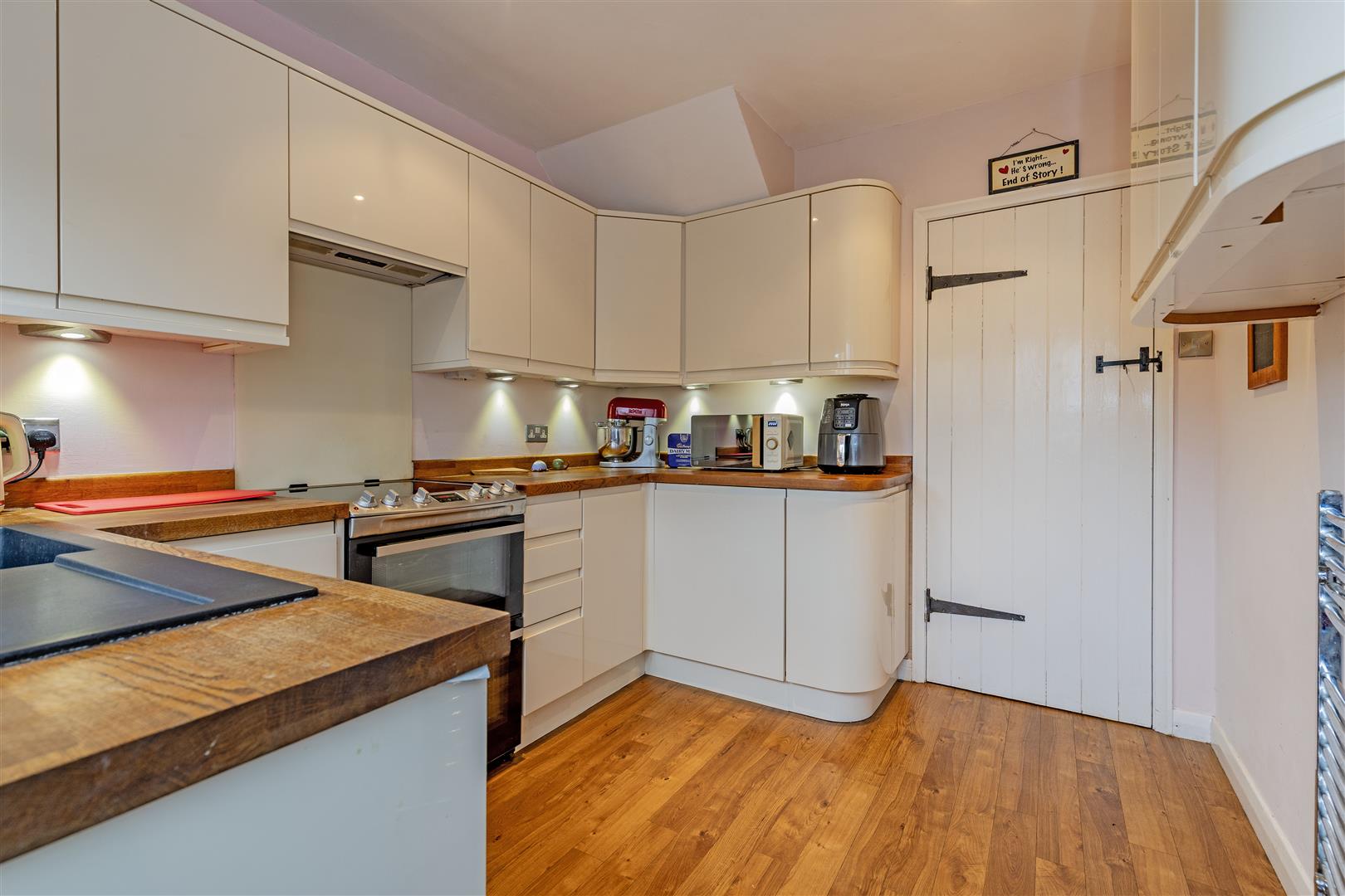 4, Lowside Close, Calver, Hope Valley, S32 3WZ